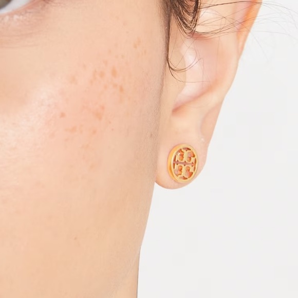 Tory Burch Circle Logo Stud Earrings. Gold color. New - Picture 4 of 9